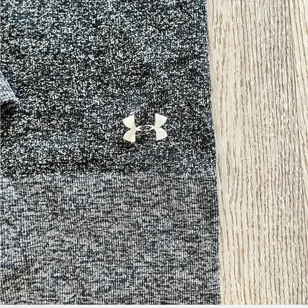 NWOT UNDER ARMOR brand grey size S cowl neck/chimney collar athletic sweatshirt